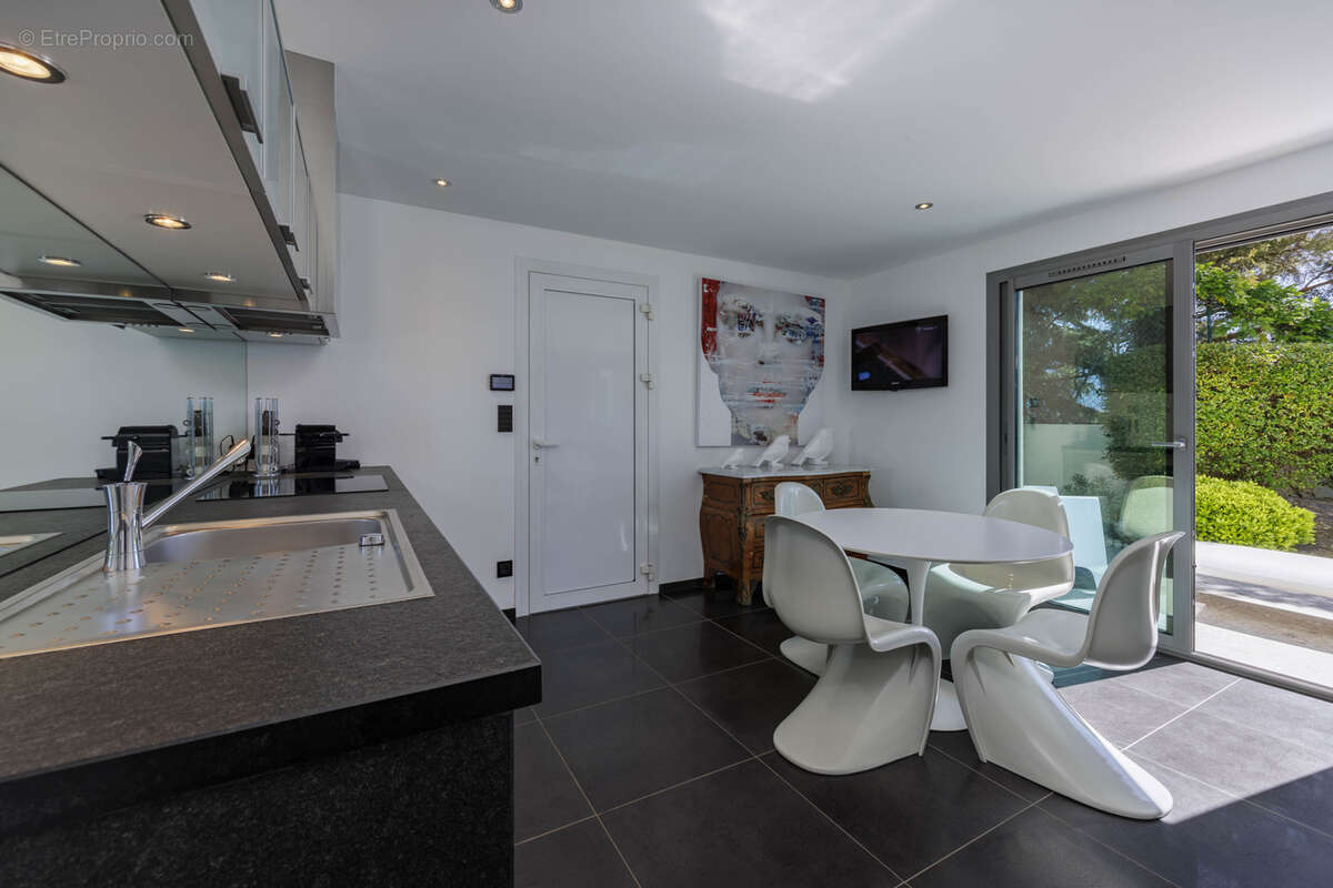 Villa d'exception dominant le lac - photo 65