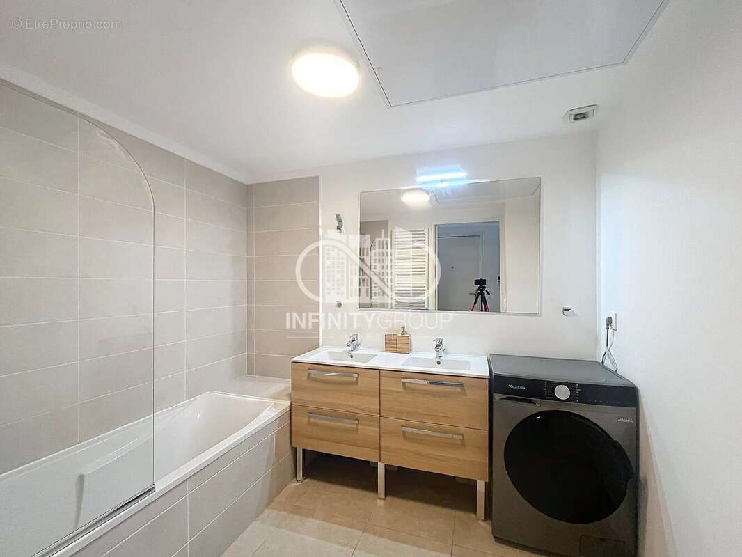 Appartement à VILLENEUVE-LOUBET