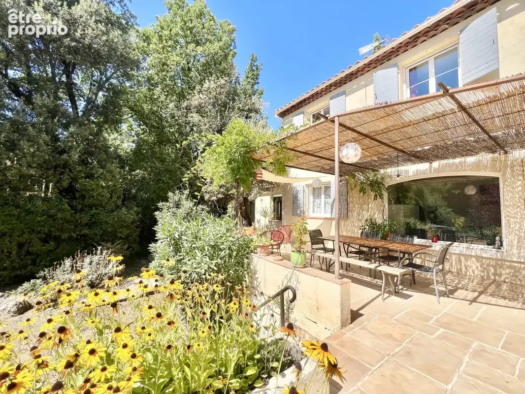 Bastide provençale de charme de 183.51 m² sur 1 980 m² de terrain paysagé avec piscine - photo 18