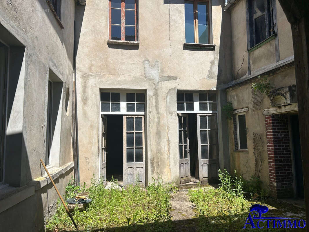 Maison à JOIGNY