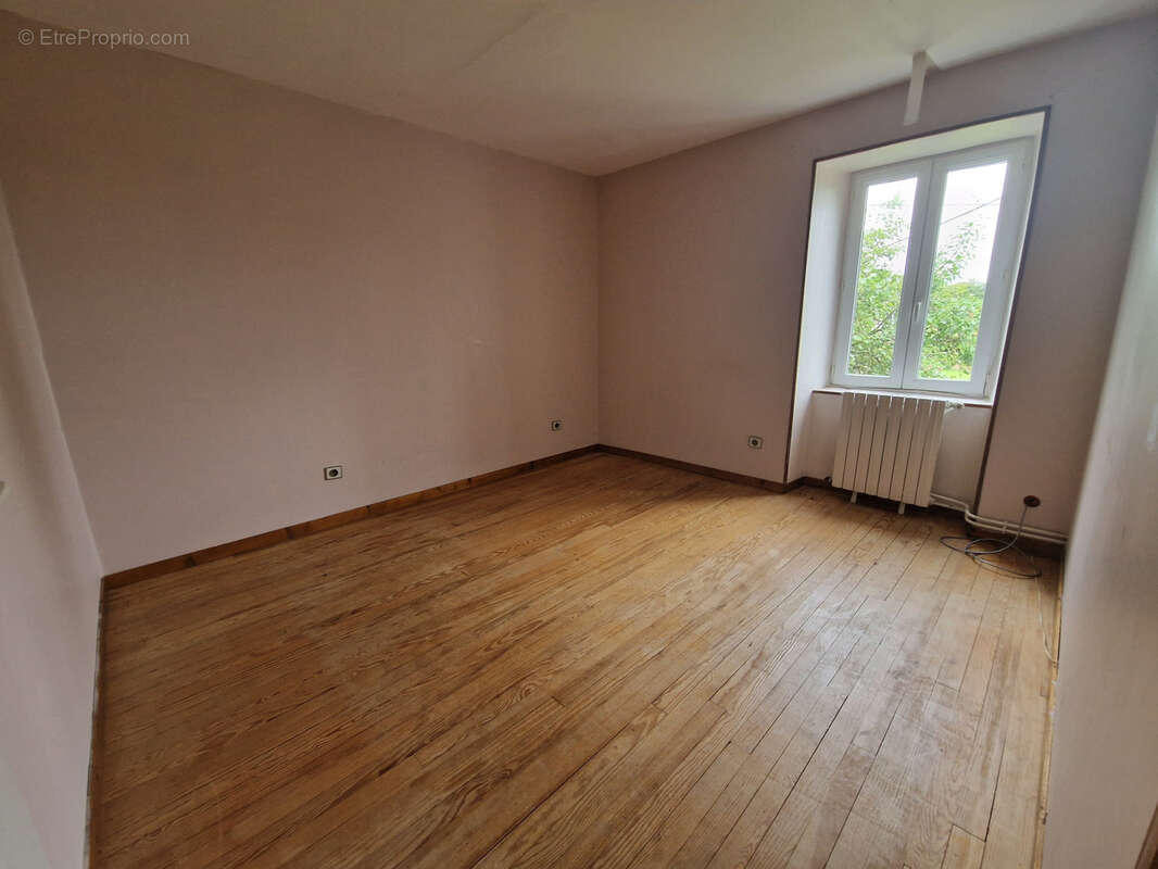 Maison à DRAGEY-RONTHON