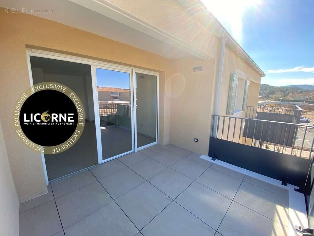 Appartement à LE PUY-SAINTE-REPARADE