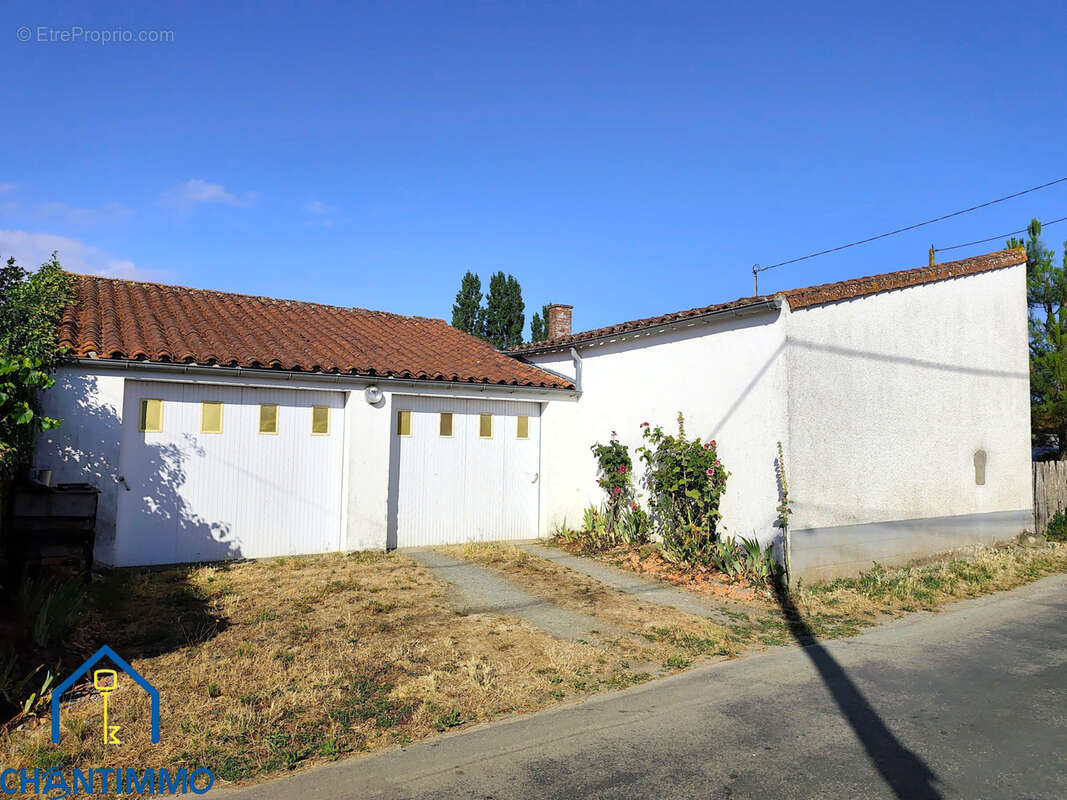 Maison en pierres de 95 m2 avec garage - photo 10