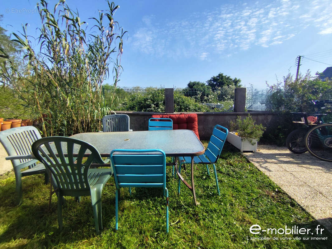 TERRASSE 1ER LOGEMENT - Maison à GROIX