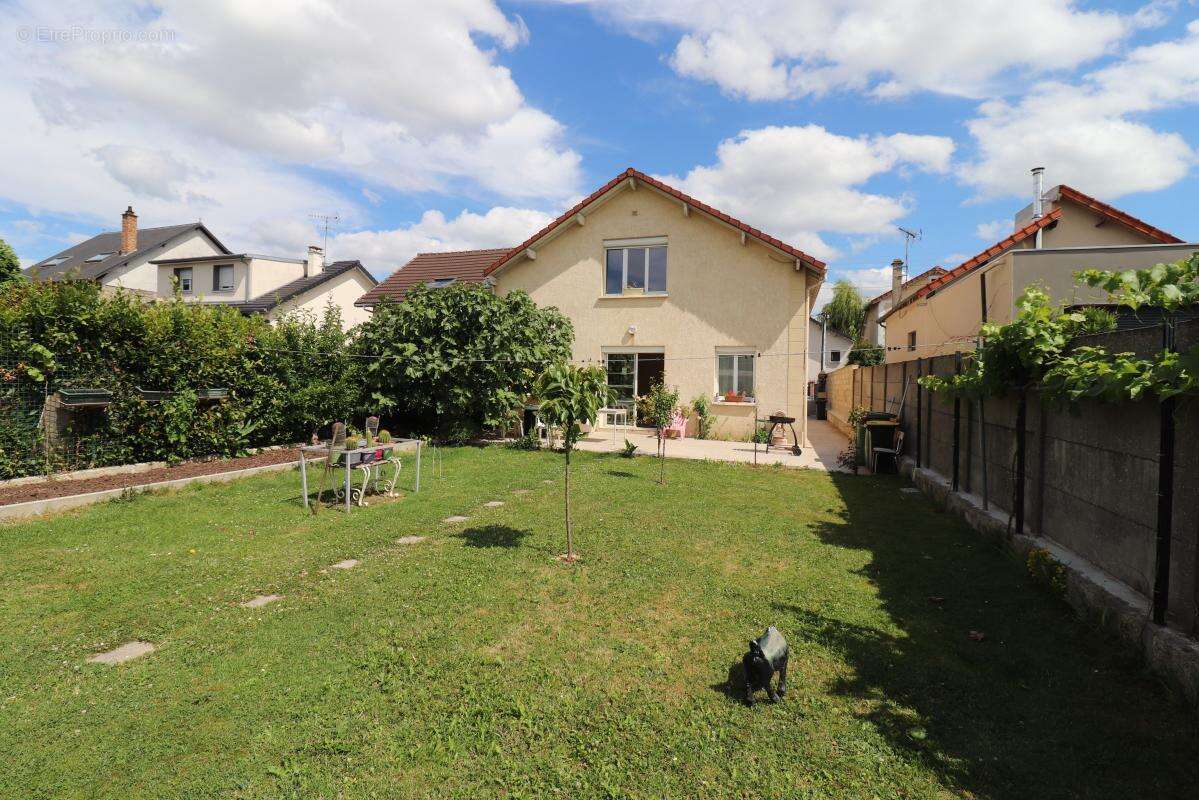Maison à JUVISY-SUR-ORGE
