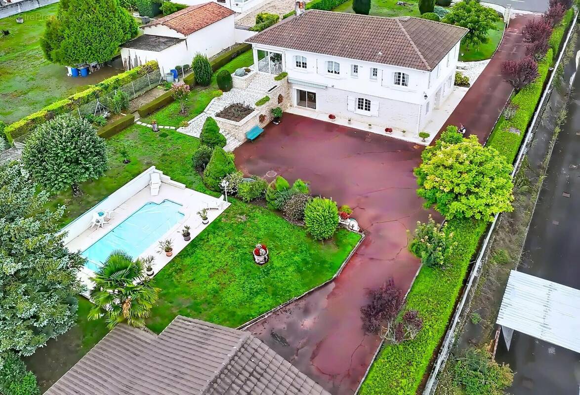 Photo 1 - Maison à CHATEAUNEUF-SUR-CHARENTE