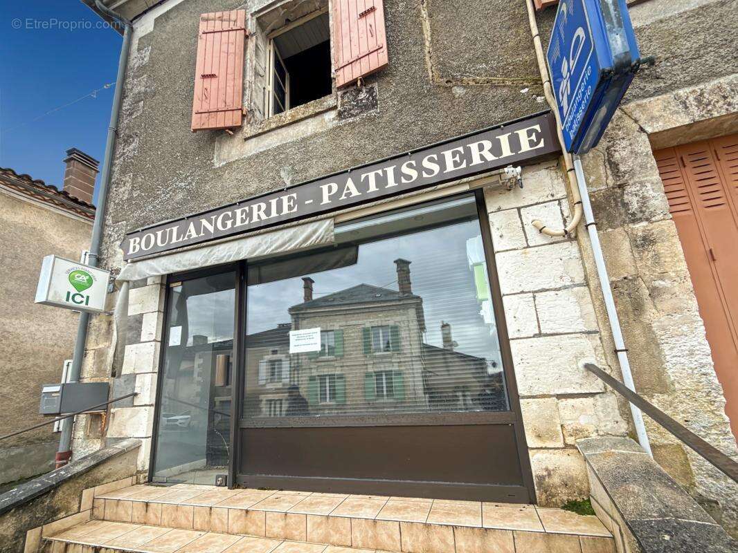 Maison à CHAMPAGNAC-DE-BELAIR