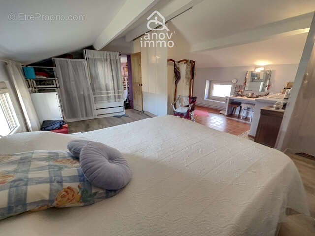 Maison à SAINT-ROMAIN-DE-JALIONAS