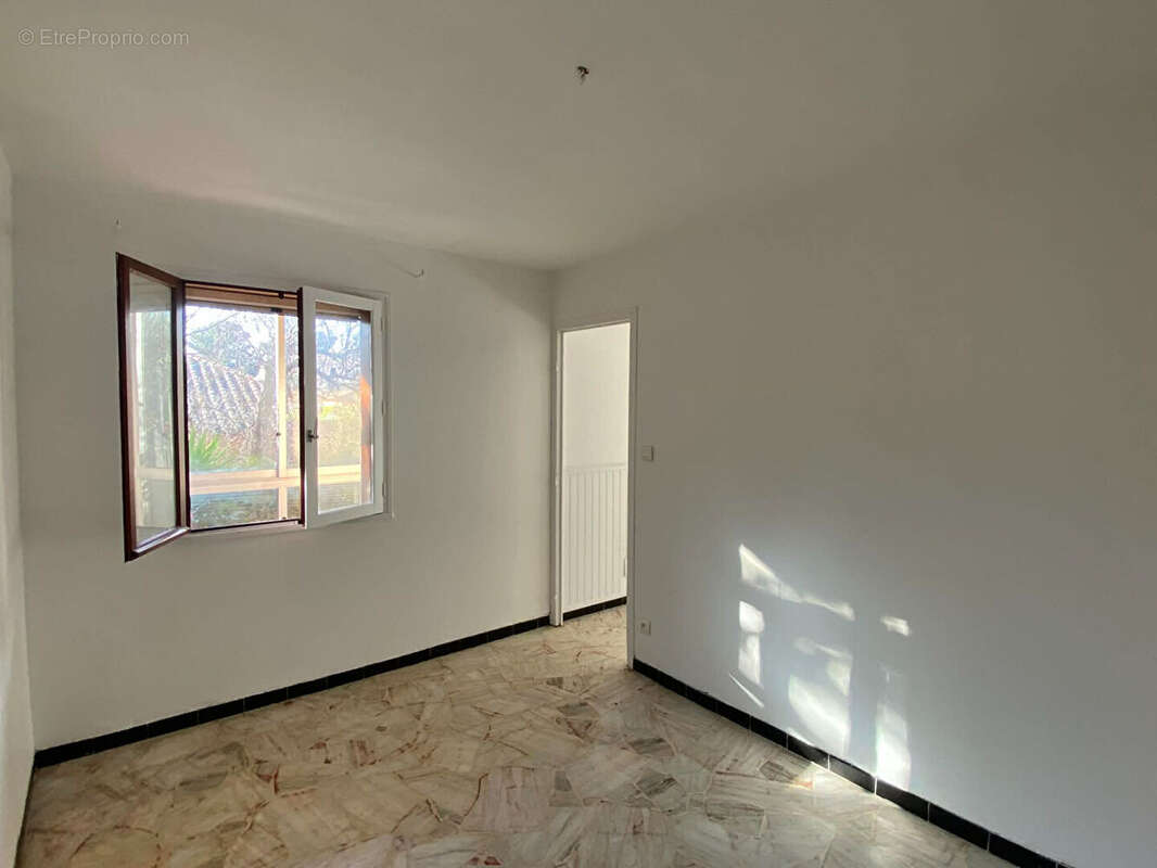 Appartement à SIX-FOURS-LES-PLAGES