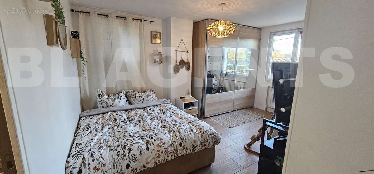 20251111_155220 - Maison à NANTEUIL-LES-MEAUX