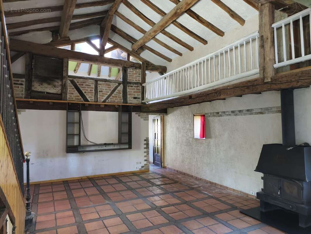 Maison à SAINT-JEAN-SUR-REYSSOUZE