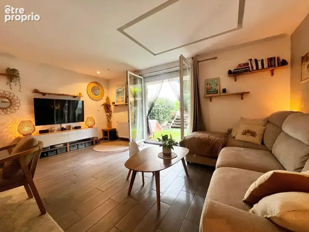 Appartement à FONTAINES-SUR-SAONE
