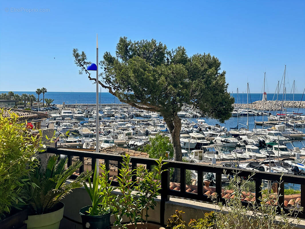 Appartement à SAUSSET-LES-PINS