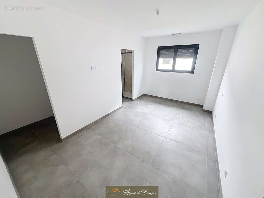 Secteur residentiel - villa 3 faces 123  m2 hbts  sur 356 m2 de terrain  - - photo 11