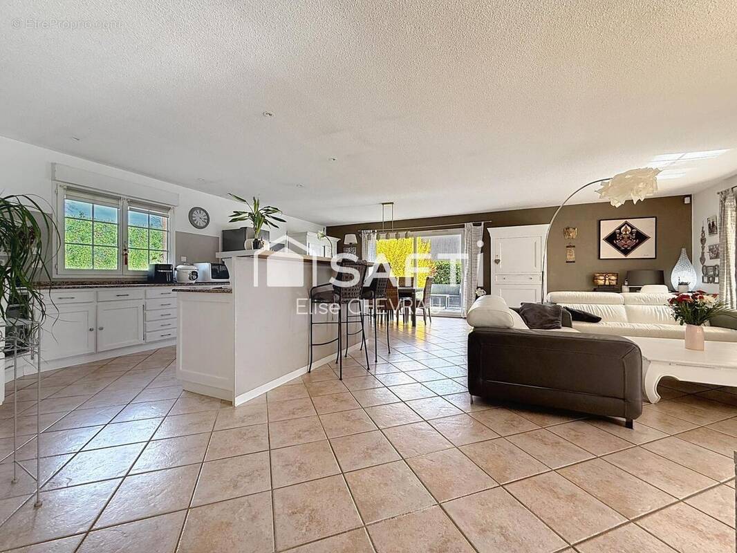 Photo 1 - Maison à CHARNAY-LES-MACON