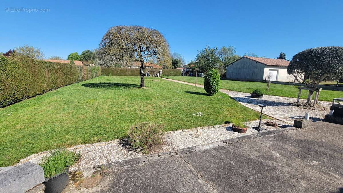 Maison à VERTEUIL-SUR-CHARENTE