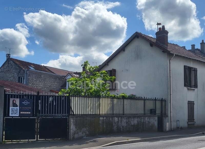 Maison à MERY-SUR-OISE