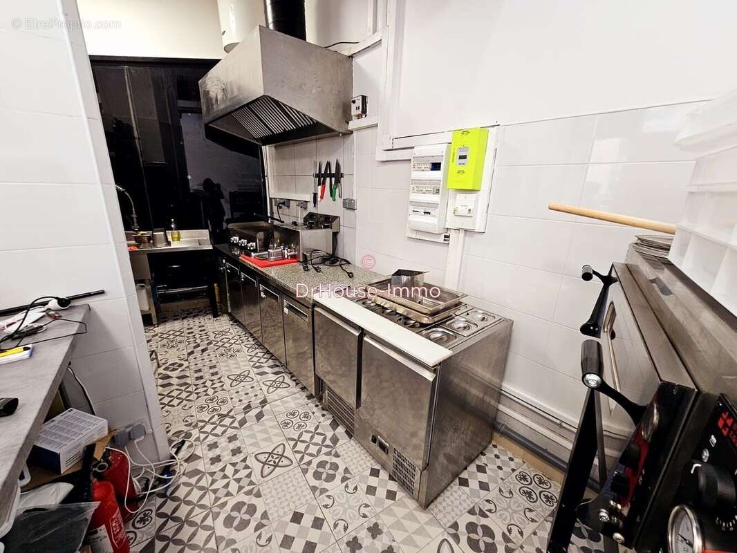 Commerce 30 m² à Paris-15e  - photo 3