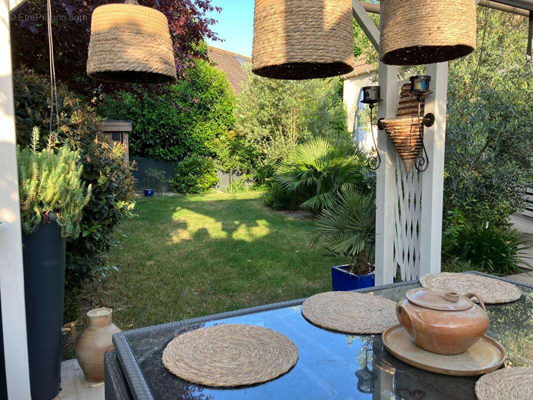 Maison à VERNEUIL-SUR-SEINE