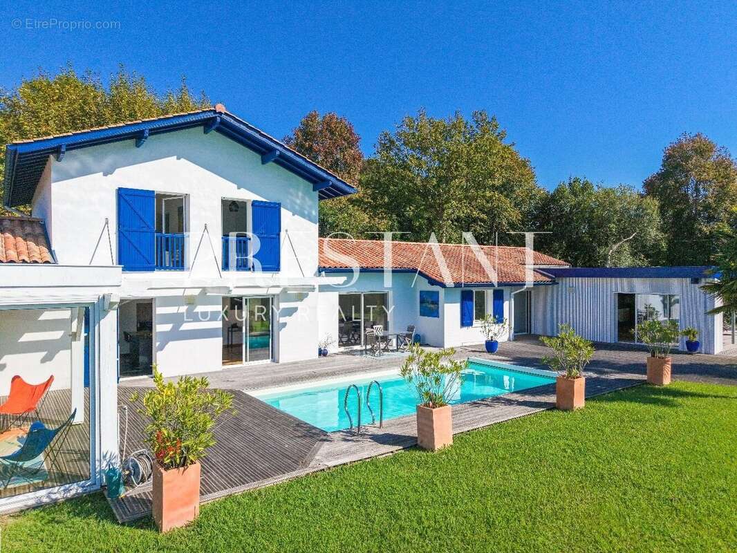 Bidart  Maison contemporaine avec piscine et vue montagne - photo 5