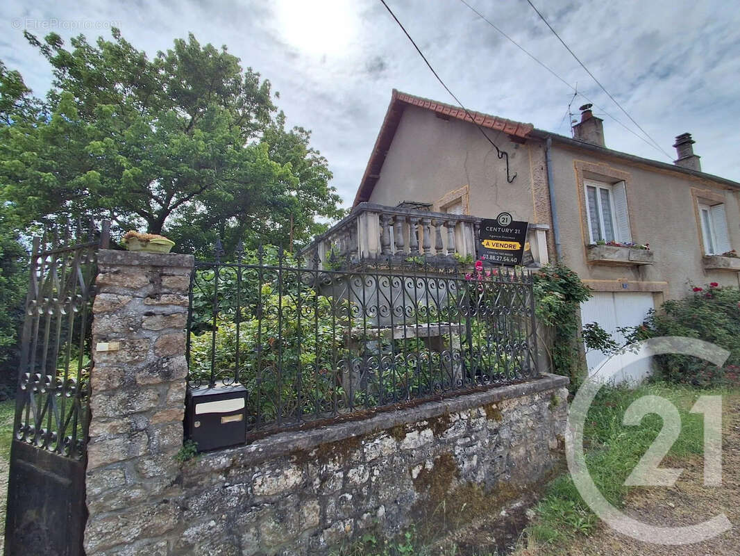 Maison à FLEZ-CUZY
