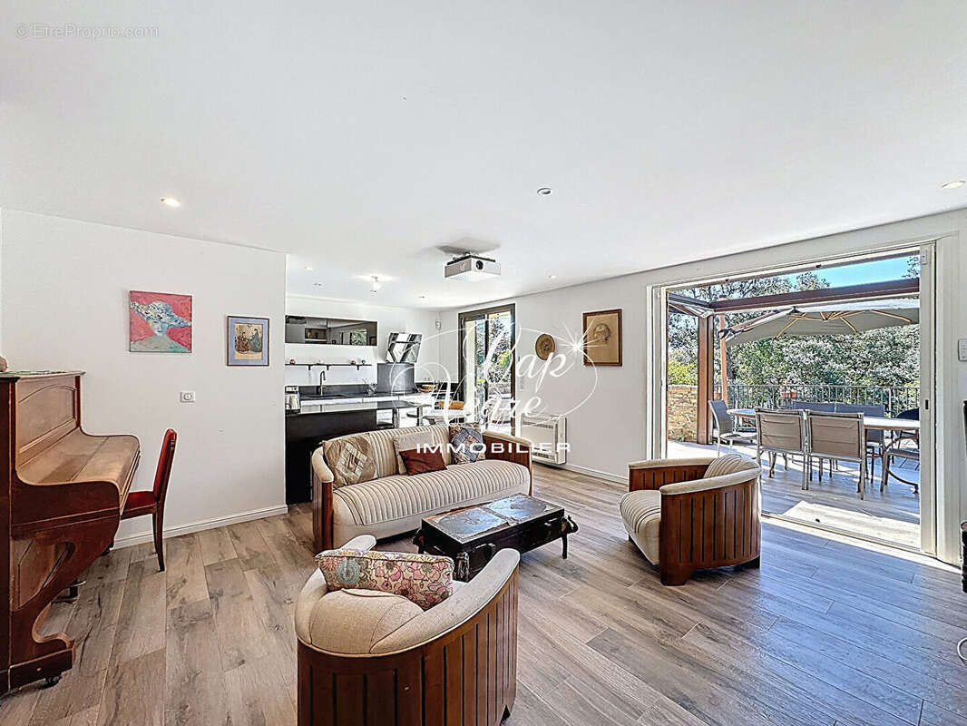 Maison à BORMES-LES-MIMOSAS