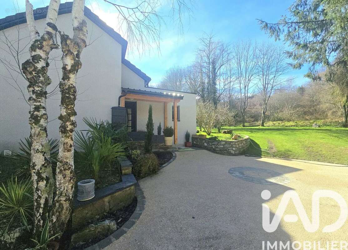 Photo 2 - Maison à POUEYFERRE