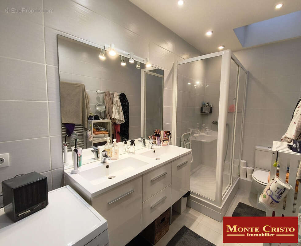 salle d'eau +wc - Appartement à VERSAILLES