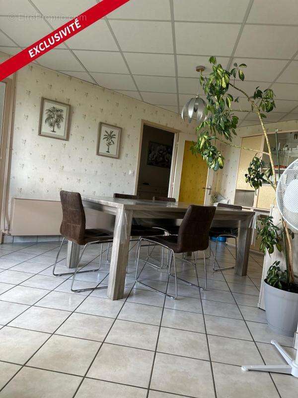 T4 lumineux et vec ascenseur et garage - photo 3