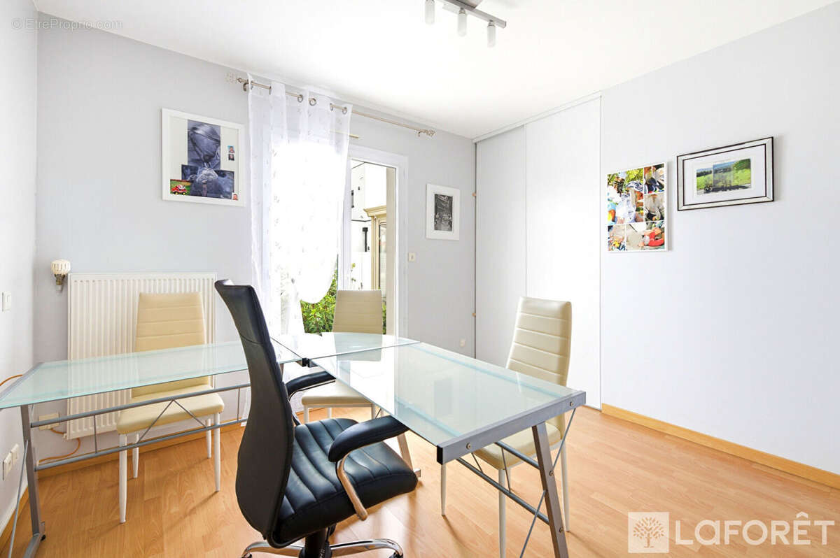 Maison familiale 4 chambres avec véranda, garage et extérieur paysager - Biscarrosse Bourg, secteur calme - photo 9