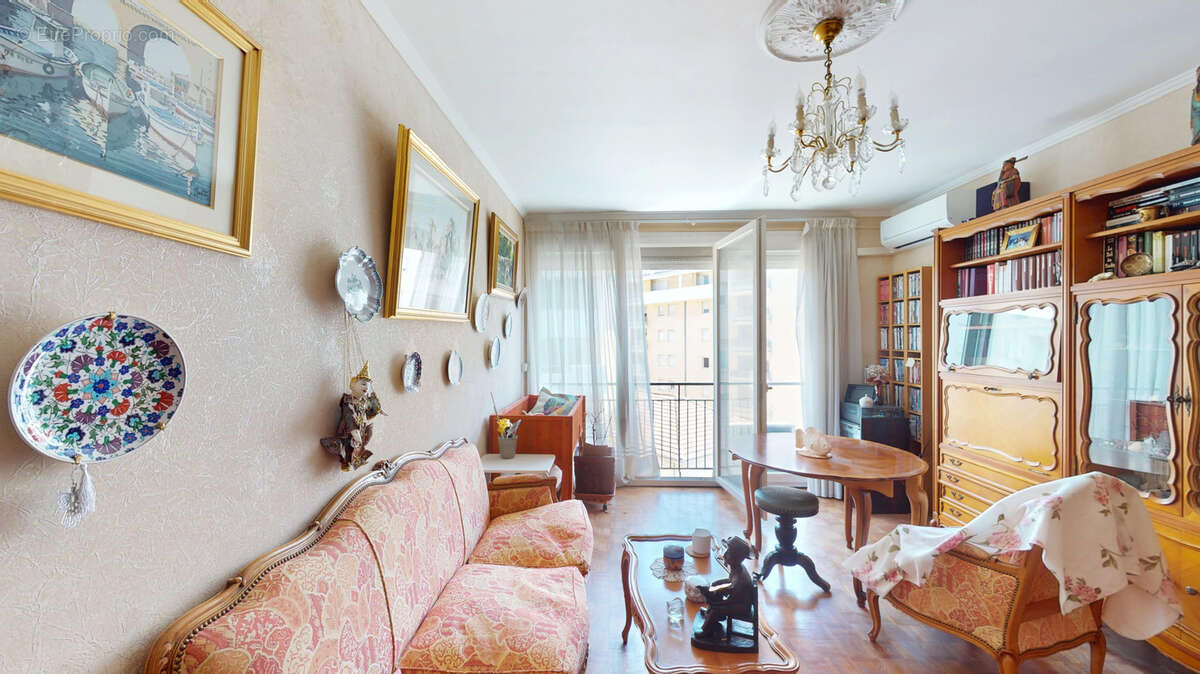 Appartement à MARSEILLE-8E