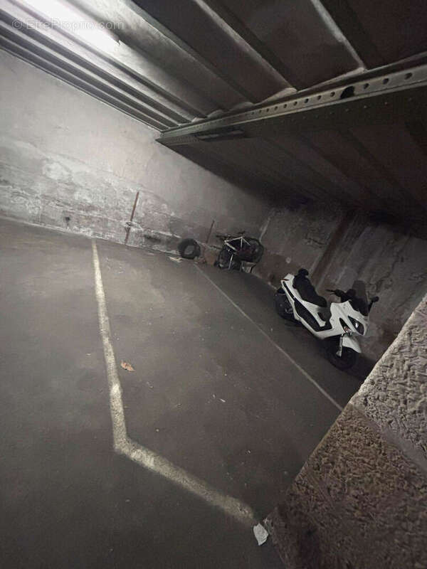 Parking à LYON-6E
