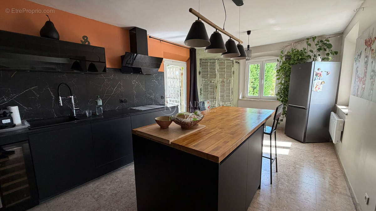 Propriété de 190 m² avec appartement indépendant, piscine et prestations haut de gamme - photo 5