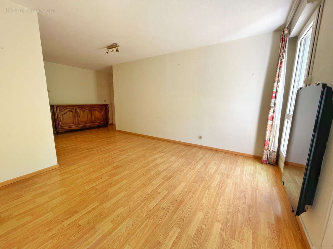 Appartement à SAINT-GENIS-LAVAL