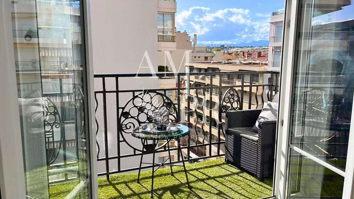 A deux pas des plages - Cannes Arrière Croisette - Appartement 2 pièces de 40m2 - Aperçu Mer - photo 4