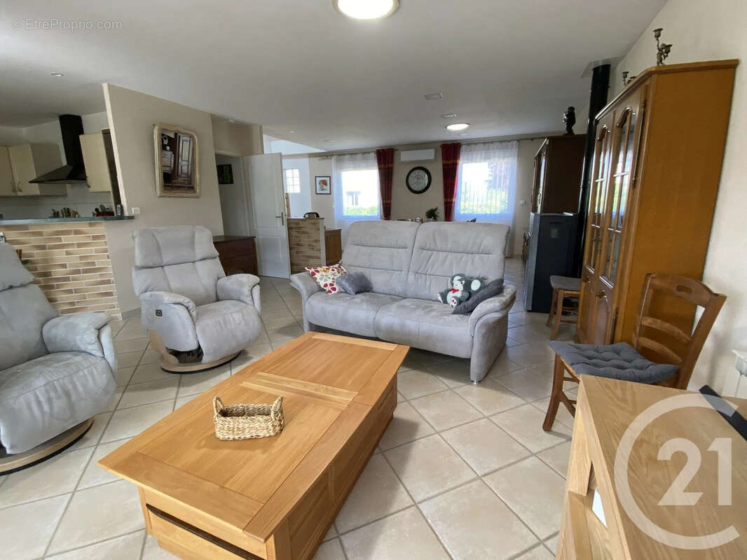 Maison à BUSSY-LETTREE