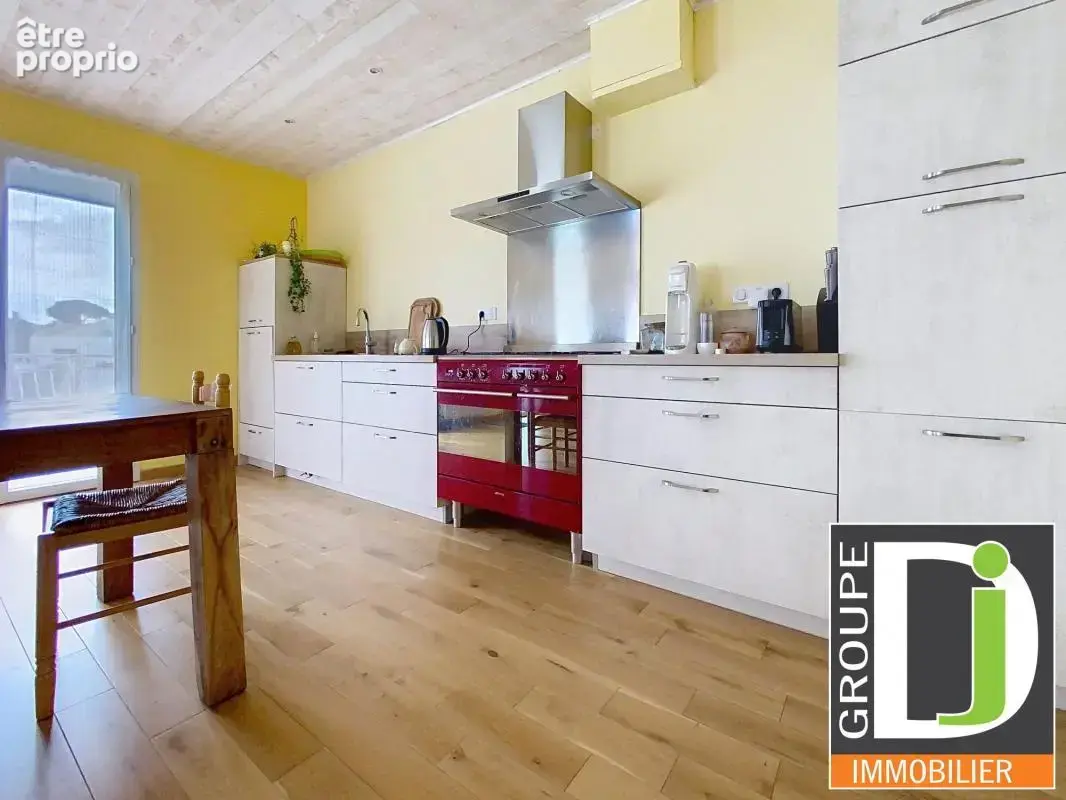 Maison mitoyenne à vendre à Etoile-sur-Rhône, avec garage et - photo 4