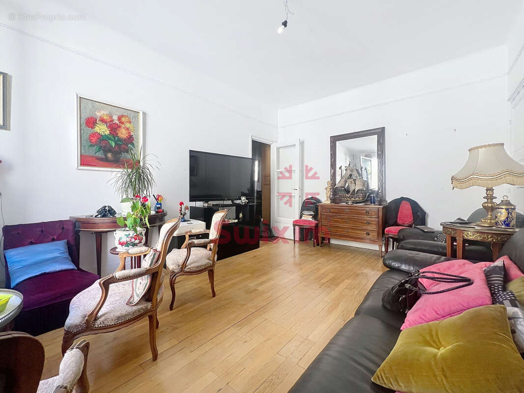 Appartement à PARIS-16E