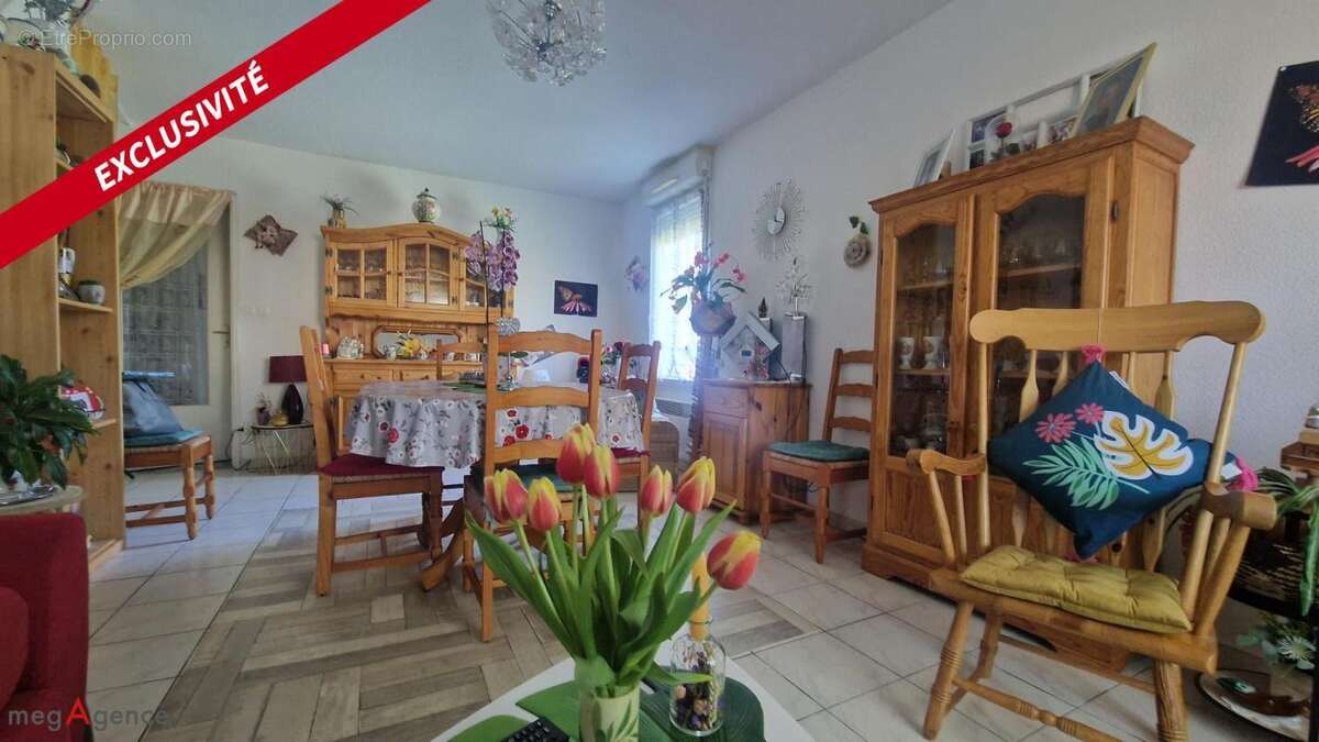Appartement à SAINT-JEAN-D'ANGELY