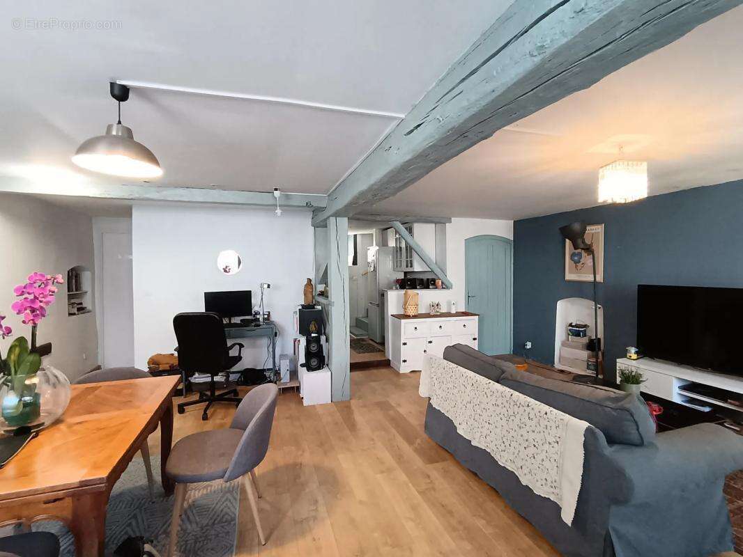 Maison à SAINT-CYR-SUR-MORIN