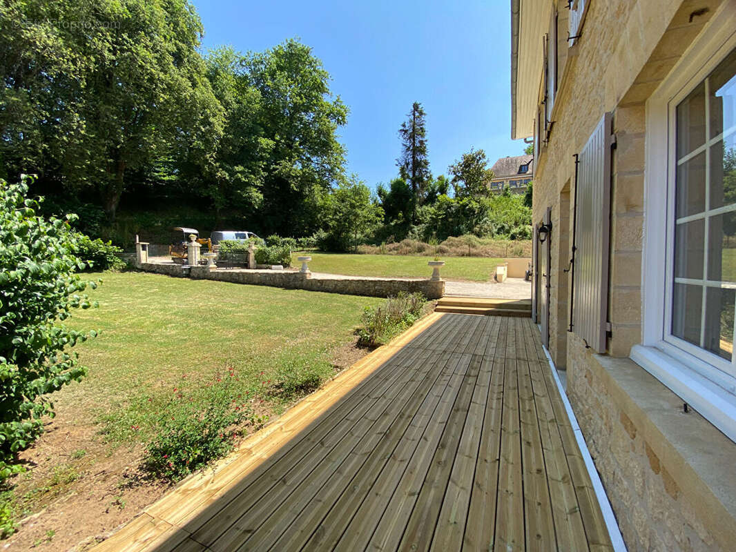 Maison à CARSAC-AILLAC