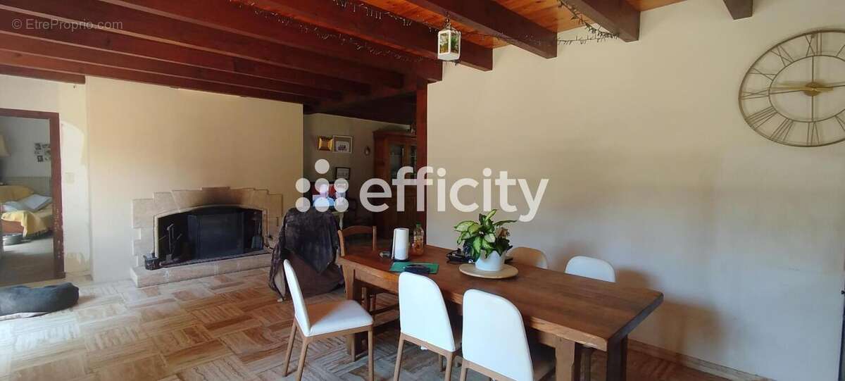 Maison 10 pièces 442 m² à vendre à Fournols (63980) - photo 3