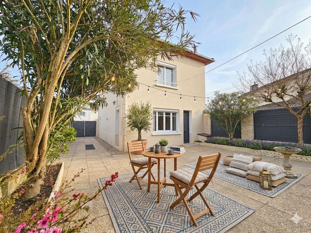 Maison à LA COURONNE
