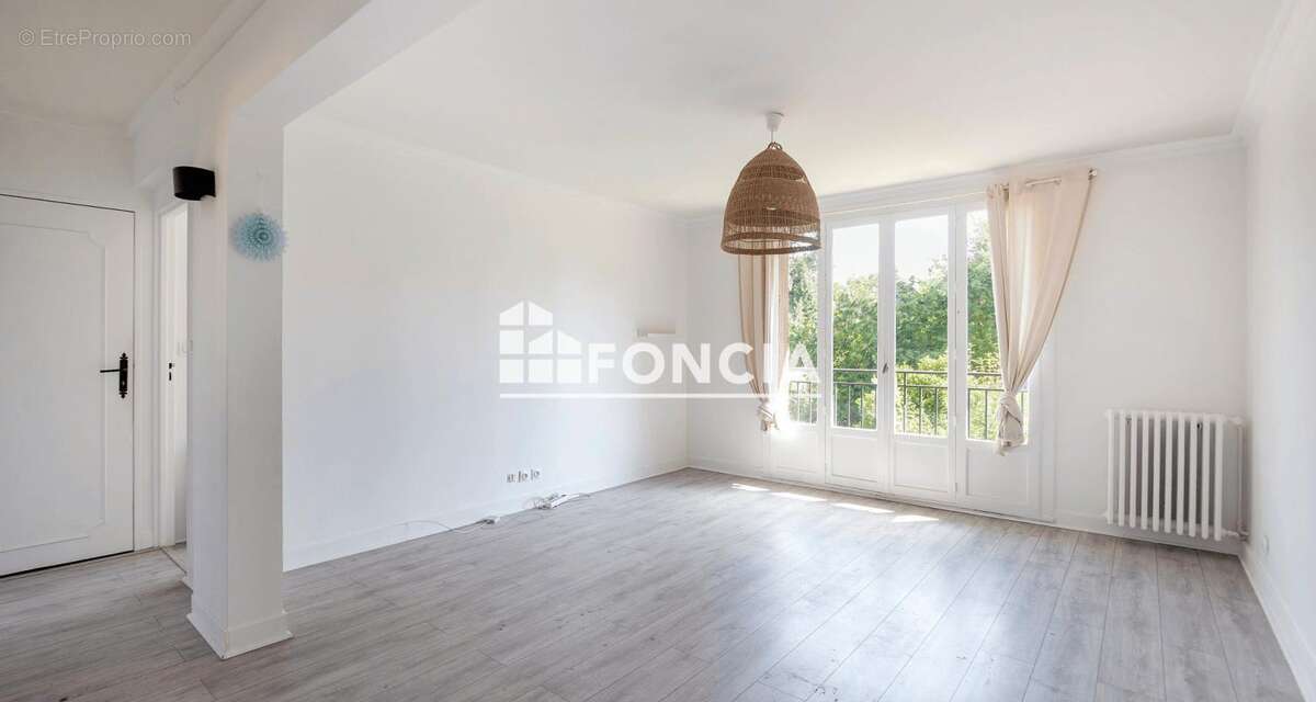 Appartement à L'HAY-LES-ROSES
