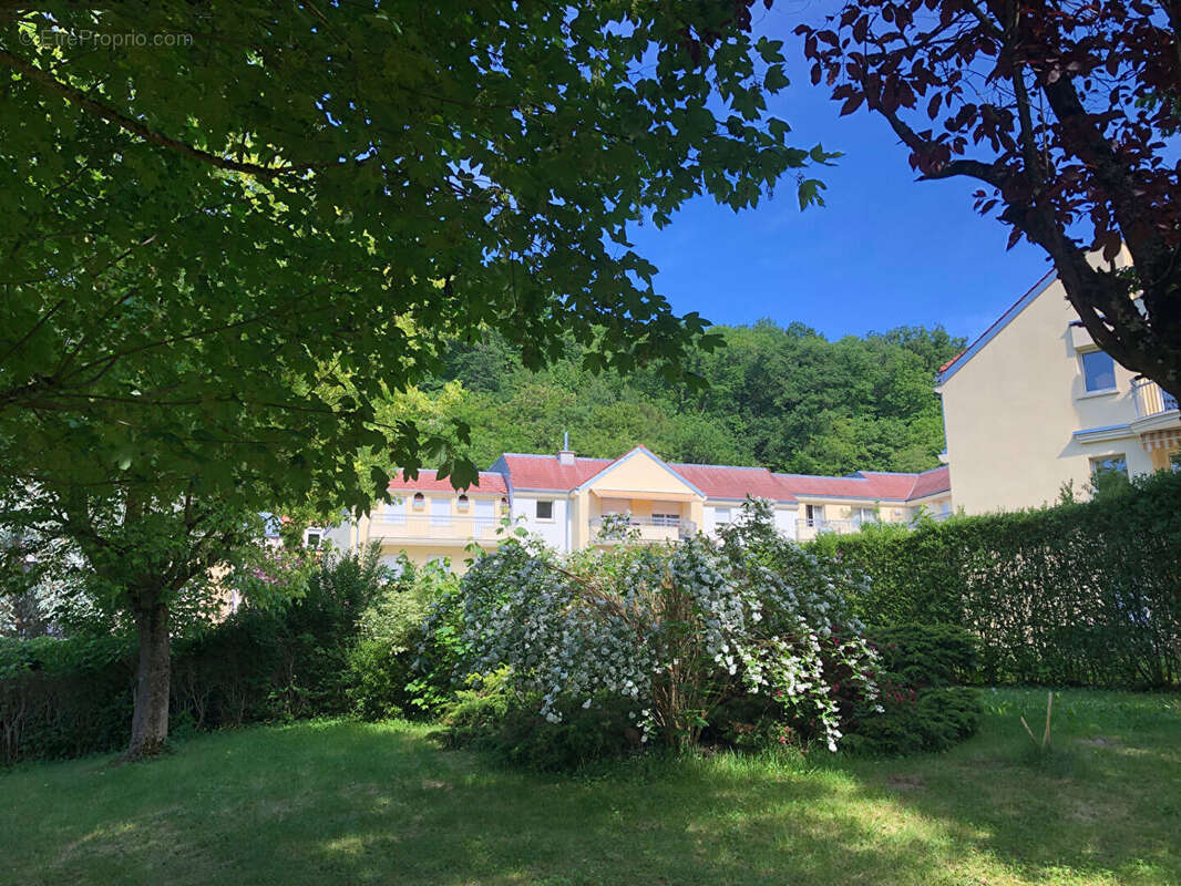 Appartement à BUC