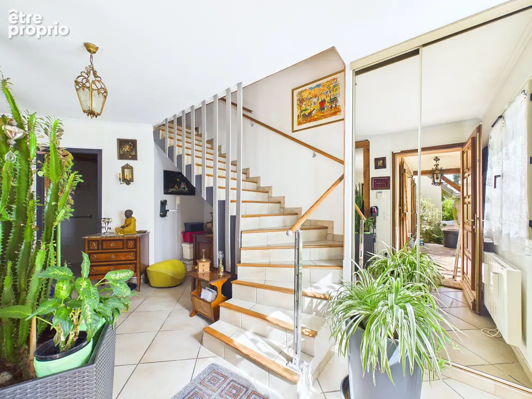 Maison 141 m² à Combs-La-Ville  - photo 2