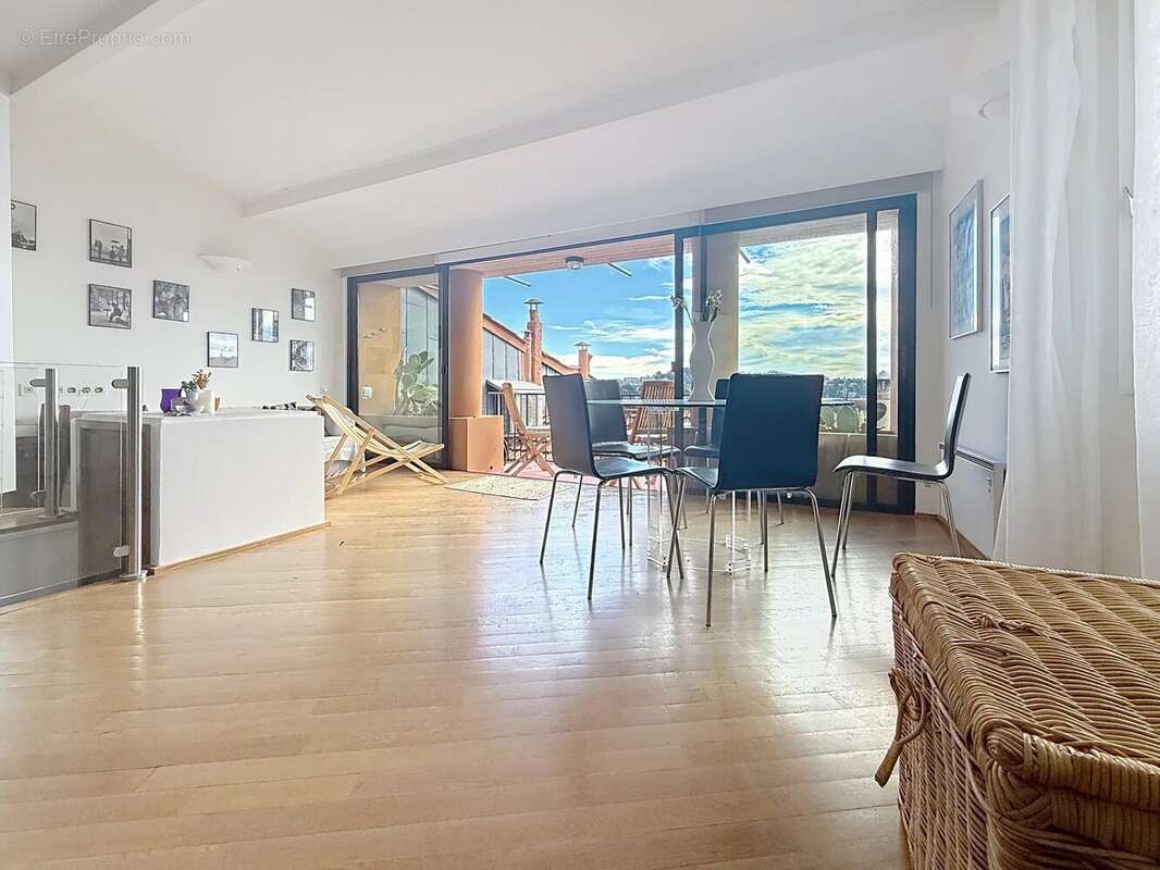 Appartement à VILLEFRANCHE-SUR-MER