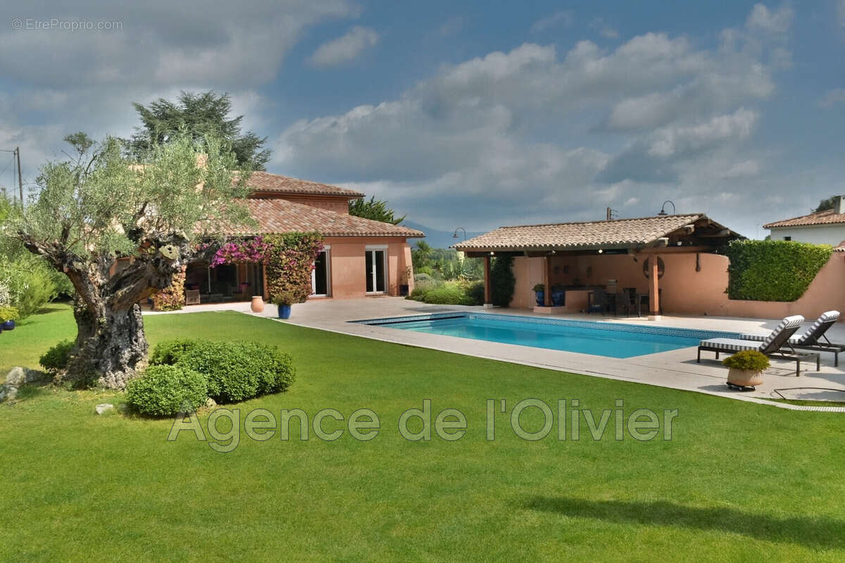 Maison 196 m² à Valbonne  - photo 4