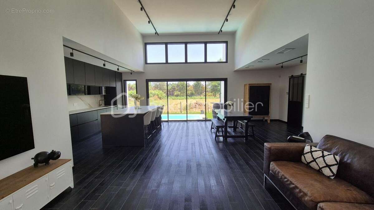 Maison à SAINT-CYPRIEN