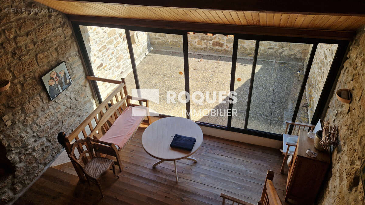 Au pied du Larzac méridional, dans superbe village, maison de village en pierre rénovée 69 m2 habitables, cave - photo 5